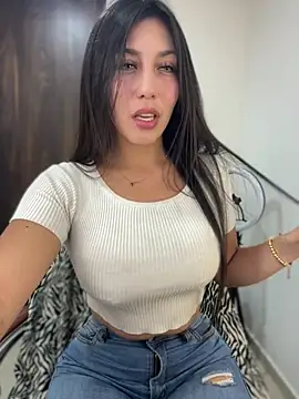 MiaJones21's Webcam Show