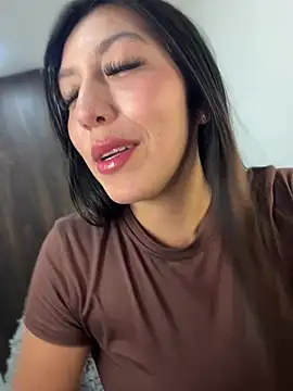 MiaJones21n Webbikameraesitys