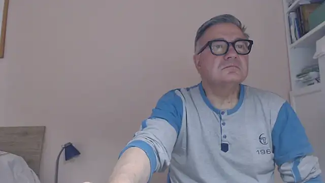 YOU6me Pertunjukan Webcam