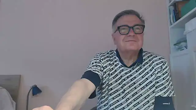 YOU6me Show in webcam