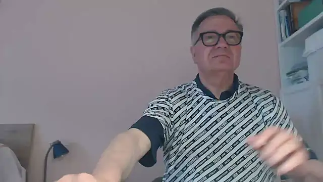 YOU6me's Webcam Show