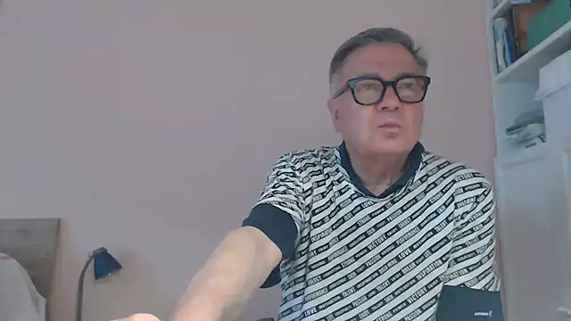 YOU6me webcam show