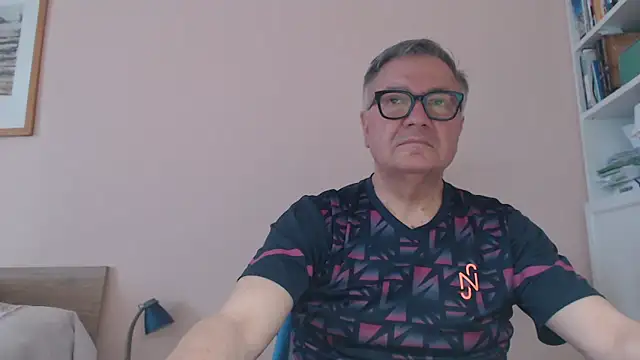 Show modela YOU6me na web-kameri