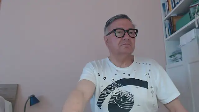 YOU6me Show in webcam