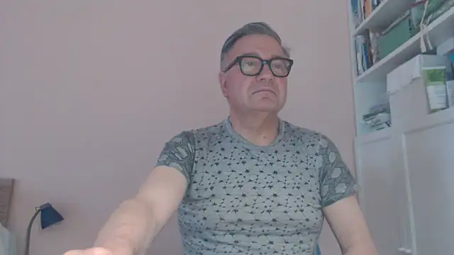 YOU6me Show in webcam