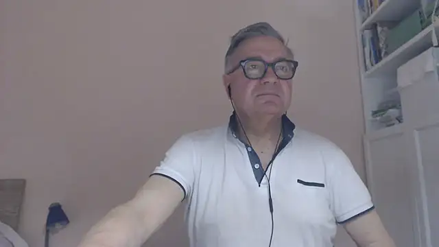 YOU6me's Webcam Show