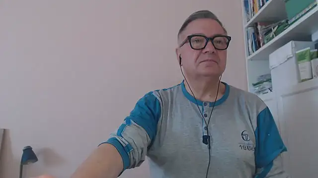YOU6me's Webcam Show