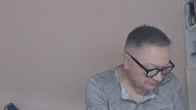 YOU6me: διαδικτυακό σόου στην κάμερα