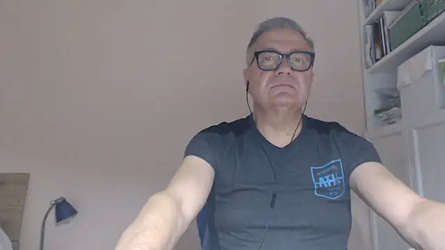 YOU6me Show in webcam