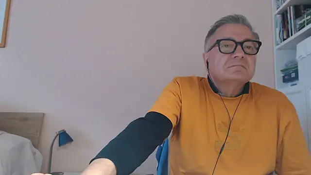 YOU6me Show in webcam