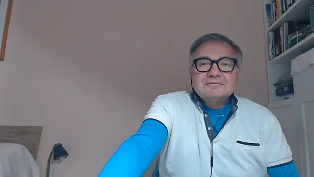 YOU6me Show in webcam