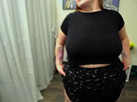Lady_Tiana élő XXX-chatje