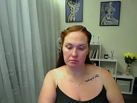 צ'אט XXX בשידור חי של Lady_Tiana