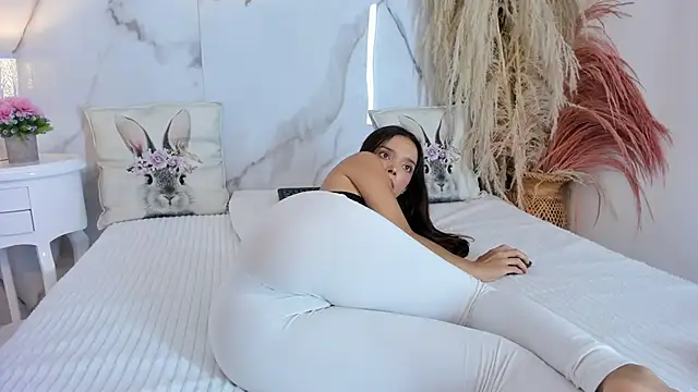 hannahill69 Adlı Modelin Canlı XXX Sohbeti