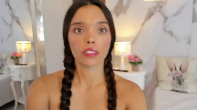 hannahill69 Adlı Modelin Canlı XXX Sohbeti
