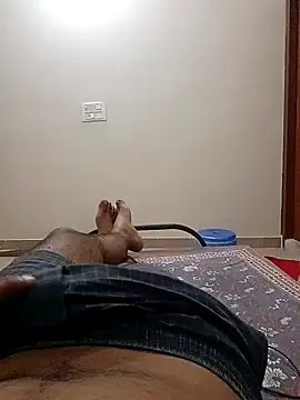 Pokazy przed kamerką – fuckathome23