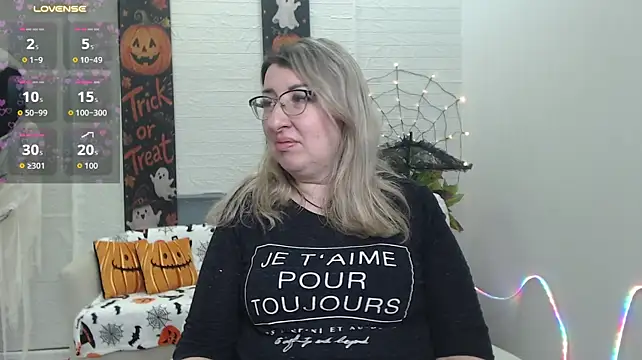 KKMimiKK Show in webcam