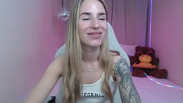 Вебкам-шоу DeboraHorny
