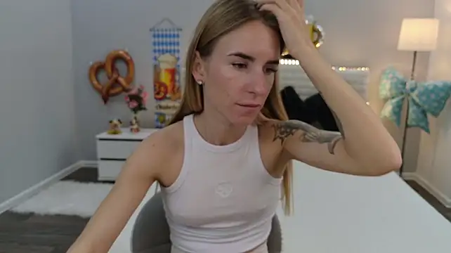Show modela DeboraHorny na web-kameri