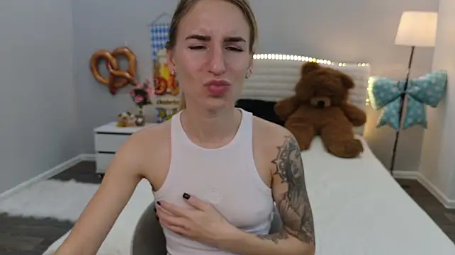 DeboraHorny 웹캠 쇼