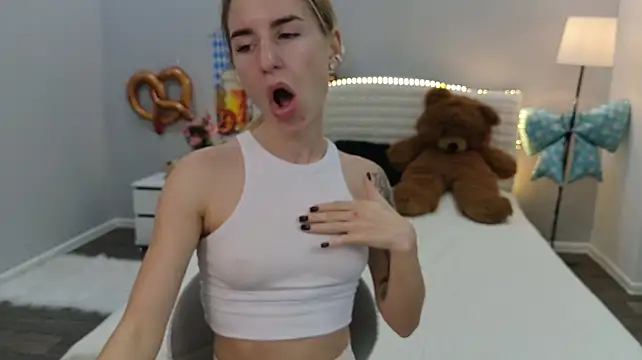 Вебкам-шоу DeboraHorny