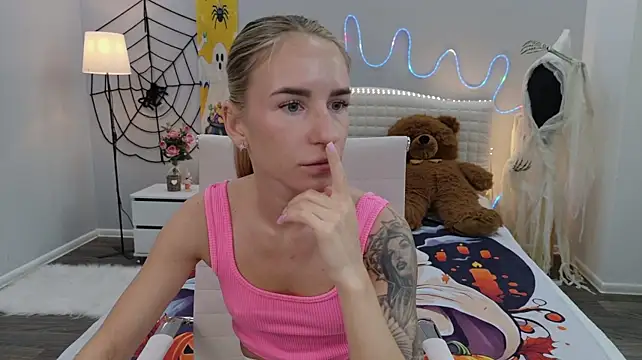 Show modela DeboraHorny na web-kameri