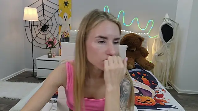 Chat +18 de DeboraHorny ao vivo