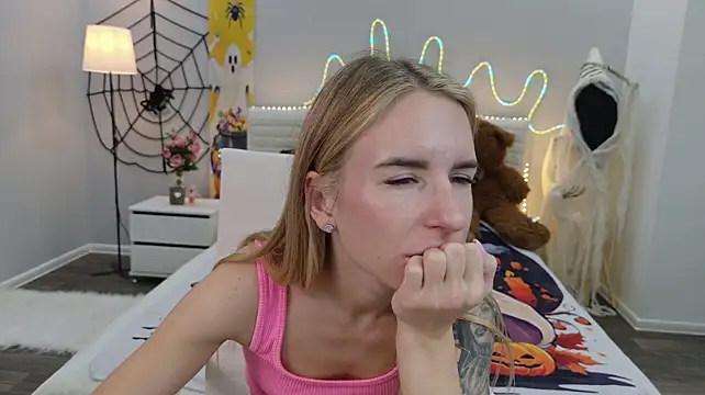 DeboraHorny's Live XXX Chat