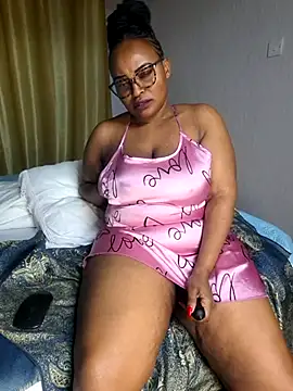 Goddess_of_Hearts Show in webcam