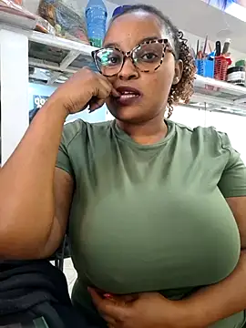 Goddess_of_Hearts' Live XXX Chat