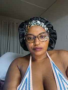 Goddess_of_Hearts Show in webcam