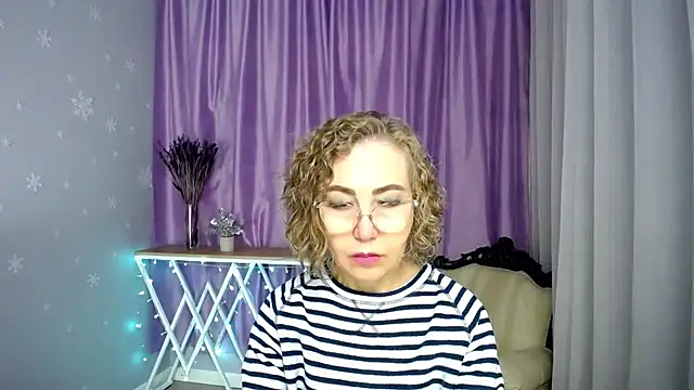 queen_a_n_i's Webcam Show