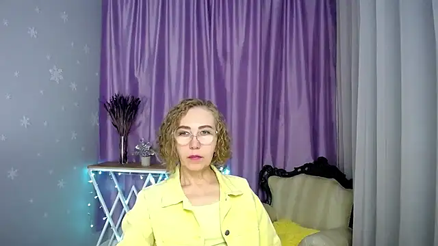 queen_a_n_i's Webcam Show