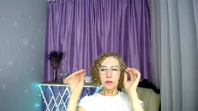 Вебкам-шоу queen_a_n_i
