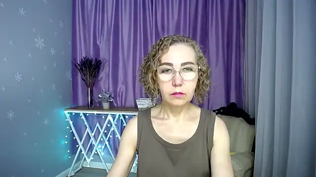 queen_a_n_i's Webcam Show