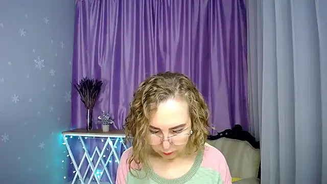 queen_a_n_i's Webcam Show