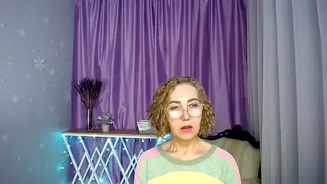queen_a_n_i's Webcam Show