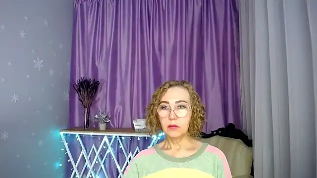queen_a_n_i's Webcam Show