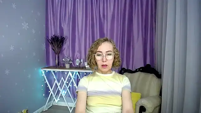 queen_a_n_i's Live XXX Chat
