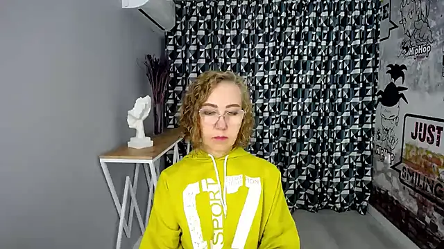 queen_a_n_i's Live XXX Chat