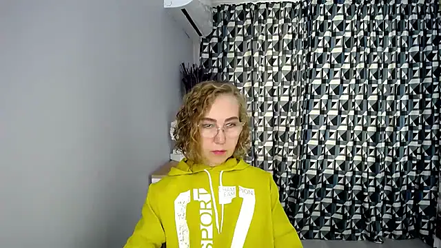 queen_a_n_i Adlı Modelin Web Kamerası Şovu