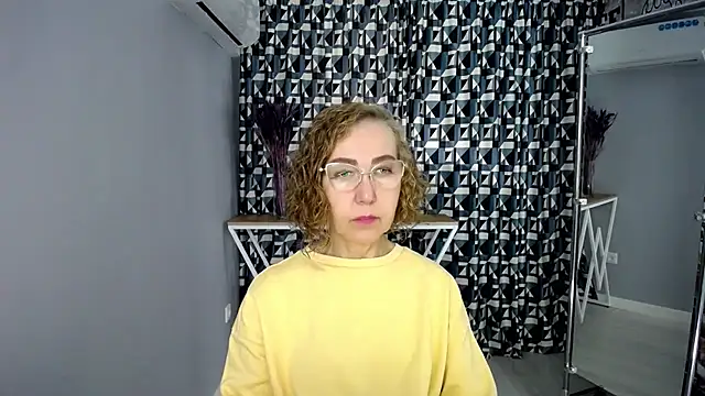 queen_a_n_i's Webcam Show
