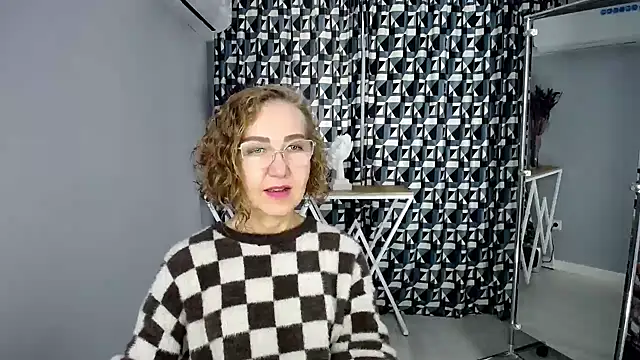 queen_a_n_i: вебкам-шоу