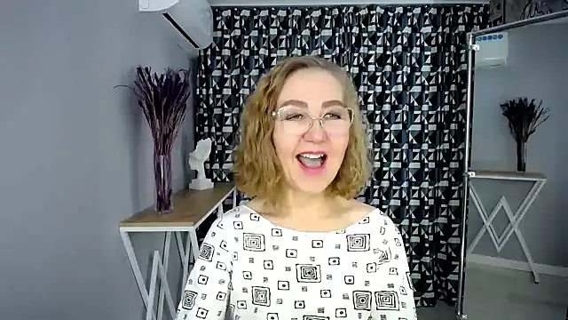 queen_a_n_i: вебкам-шоу