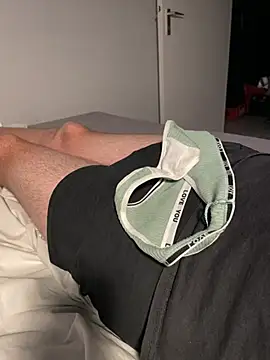 alonglongdidong Show in webcam