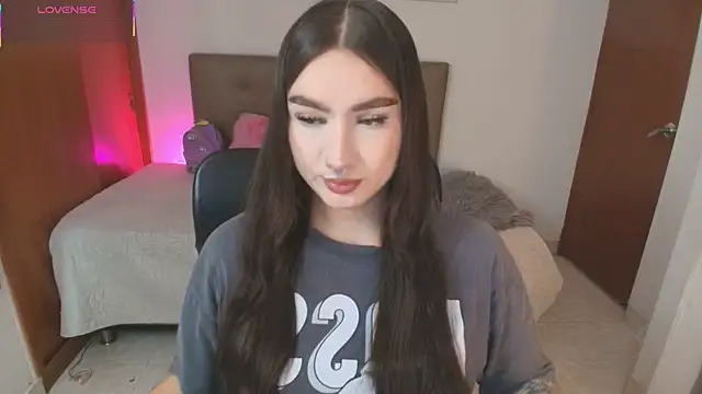 הופעת וובקאם של Miley_Baker