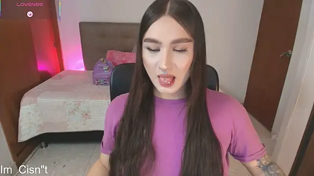 Miley_Baker Show in webcam