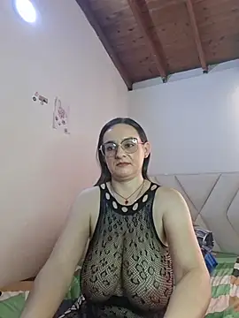 ginaboobs live XXX chat