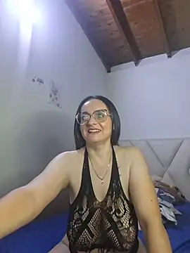 ginaboobs Adlı Modelin Canlı XXX Sohbeti
