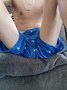 Yanwoods420 Show in webcam